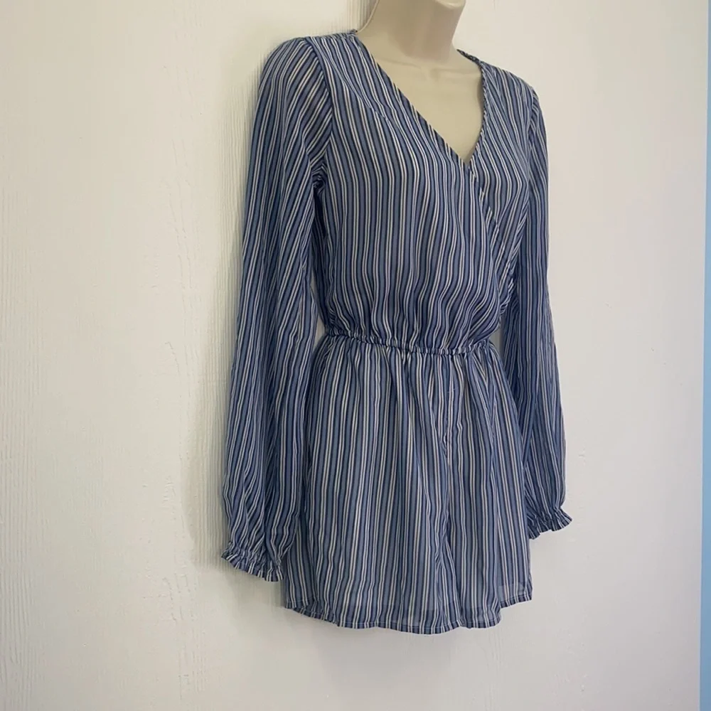 Hollister - Pinstripe in Blue and White Crisscross Short Romper Size XS